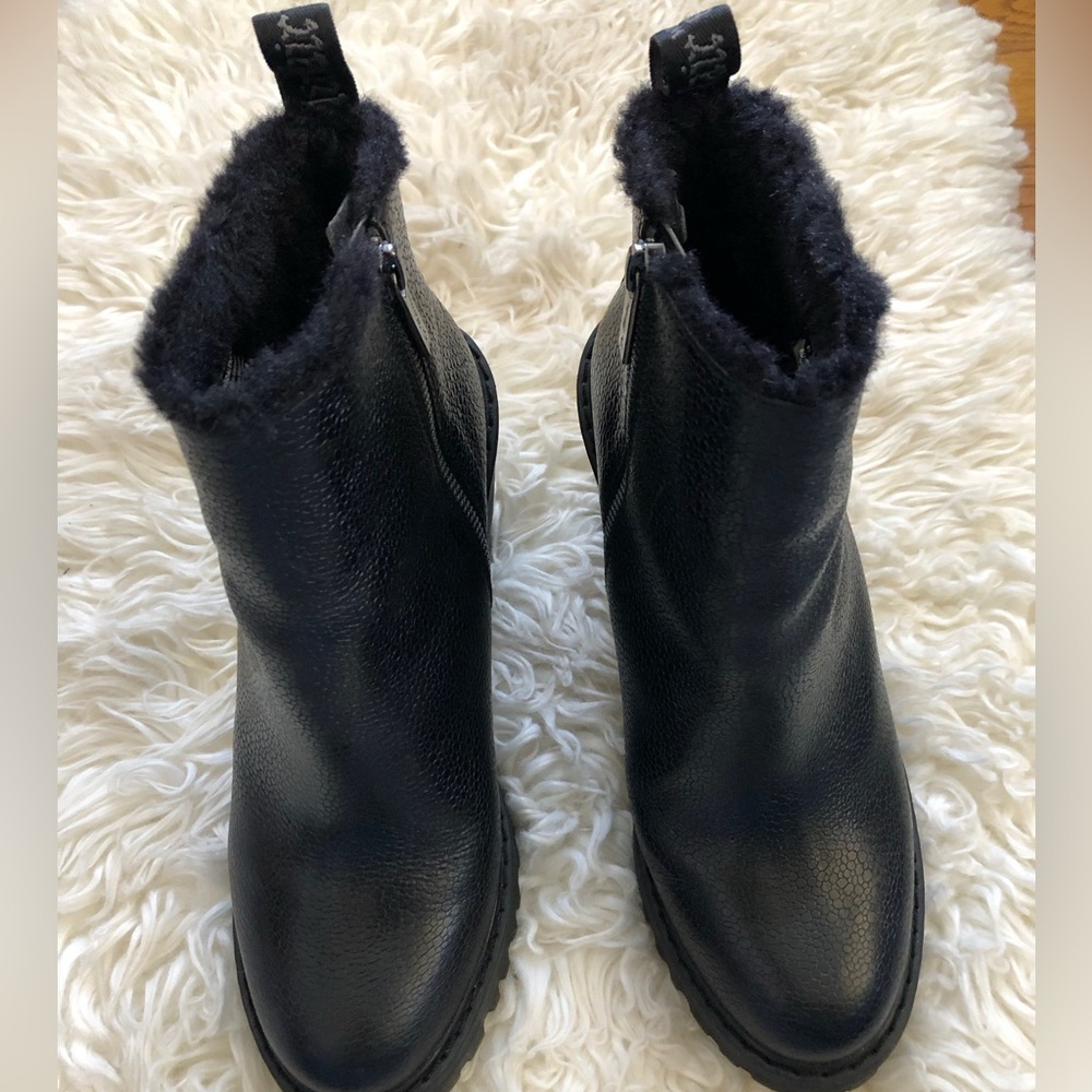 •sold•Dr Martens Magdalena Boots - Picture 4 of 5
